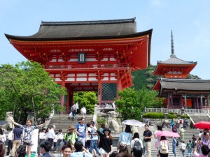 Główna brama Deva do świątyni Kiyomizu-dera