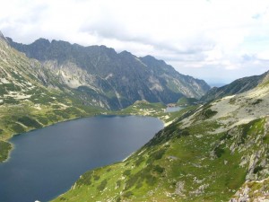 Dolina Pięciu Stawów Polskich z podejścia na Szpiglasową przełęcz