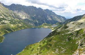 Widok na Dolinę Pięciu Stawów ze szlaku na Szpiglasową Przełęcz