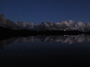 Noc nad Lac de Cheserys