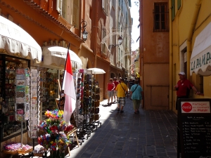 Jedna z uliczek Monako
