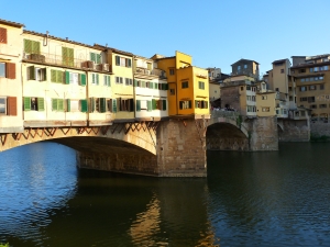 Klasyczny włoski most Ponte Vecchio